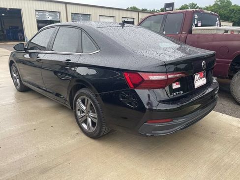 Used 2024 Volkswagen Jetta SE FWD image 5