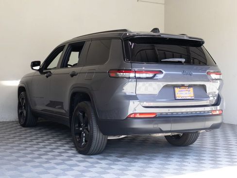 Used 2025 Jeep Grand Cherokee L Limited w/ Black Appearance Package RWD image 13