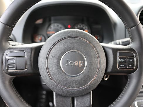 Used 2014 Jeep Patriot Latitude AWD/4WD image 27