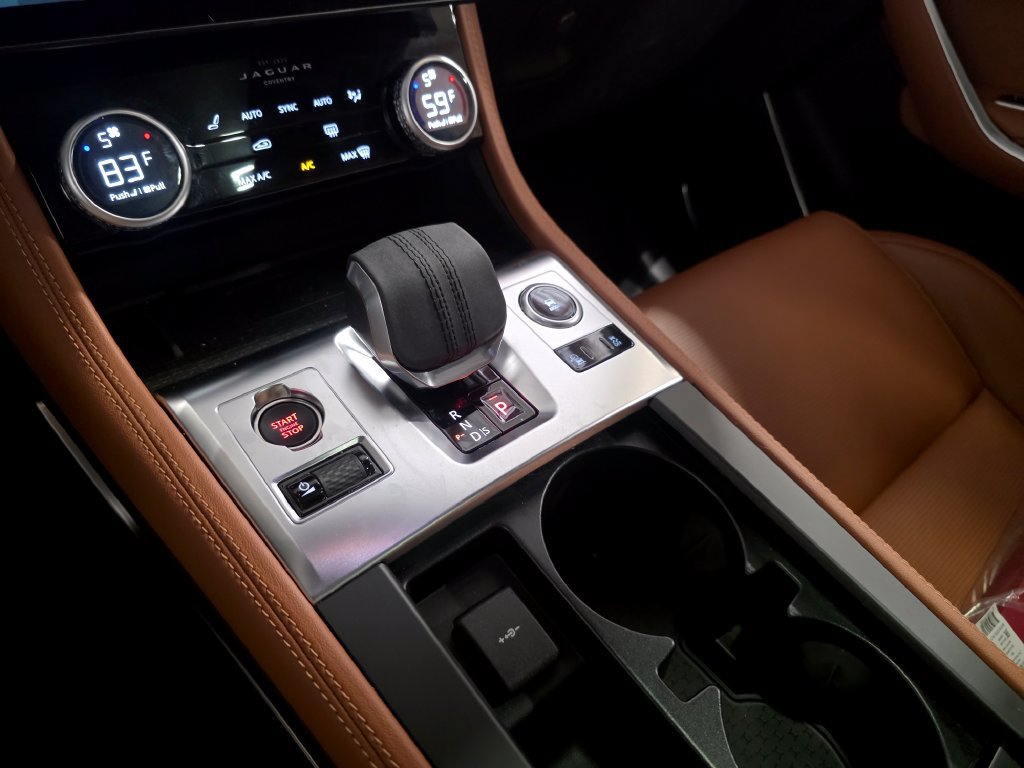 Certified 2025 Jaguar F-PACE R-Dynamic S AWD/4WD image 27