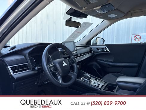 Used 2022 Mitsubishi Outlander ES image 12