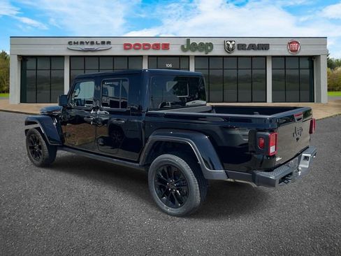 Used 2024 Jeep Gladiator Sport AWD/4WD image 6