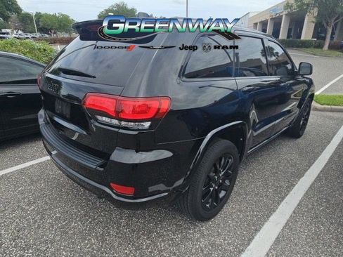 Used 2022 Jeep Grand Cherokee Laredo X RWD image 5