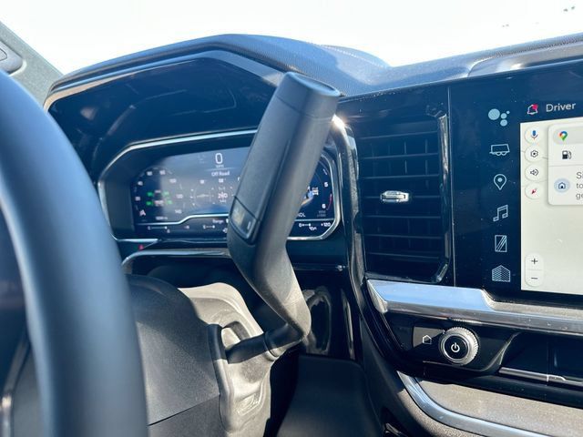 Used 2024 Chevrolet Silverado 2500 High Country w/ Technology Package AWD/4WD image 18