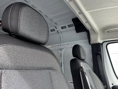 New 2026 RAM ProMaster 2500 w/ Quick Order Package 22G SLT image 15