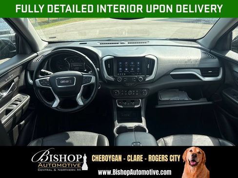 Used 2024 GMC Terrain SLT AWD/4WD image 3