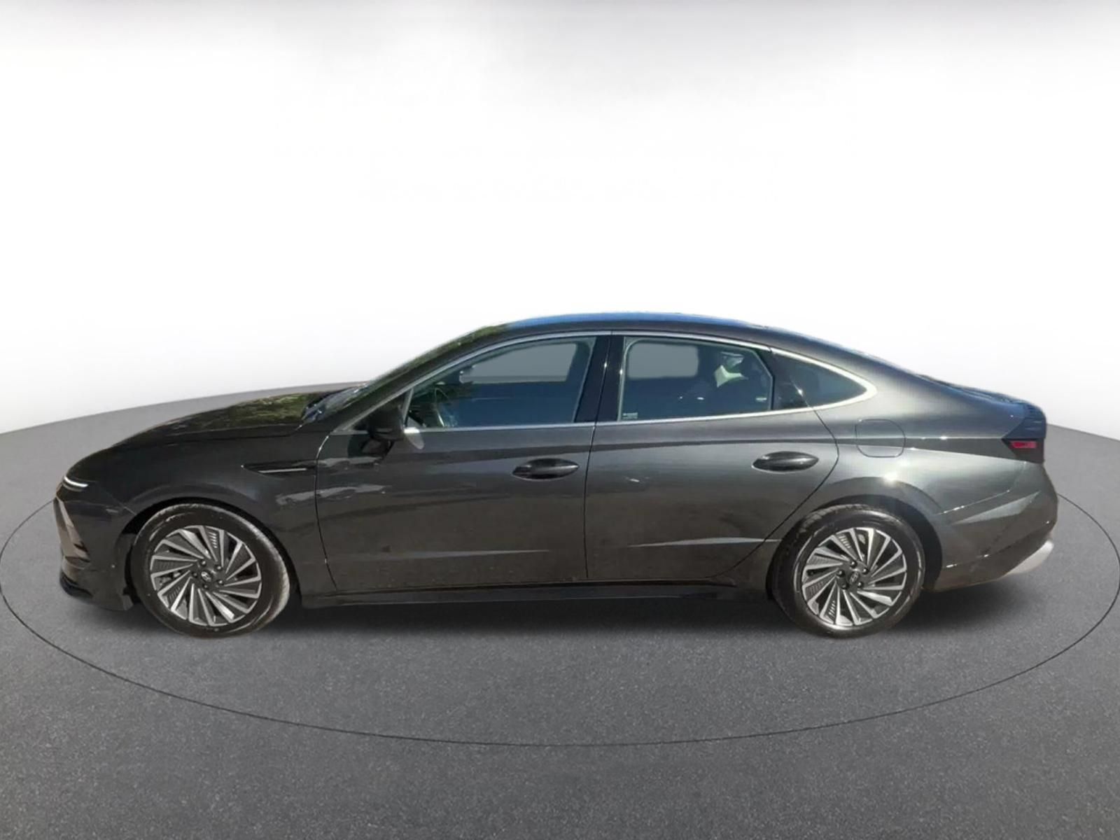 Used 2025 Hyundai Sonata SEL FWD image 8