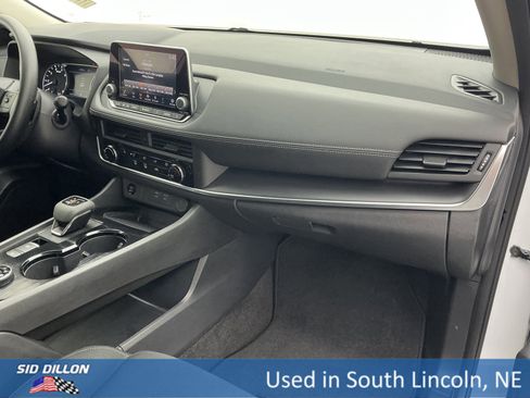 Used 2025 Nissan Rogue S image 24