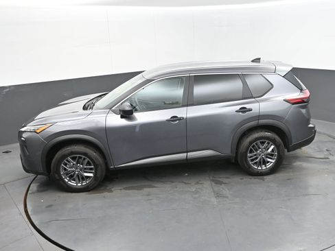 Certified 2025 Nissan Rogue S image 29