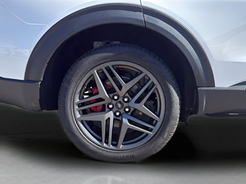 Used 2025 Ford Explorer ST-Line w/ Premium Package image 21