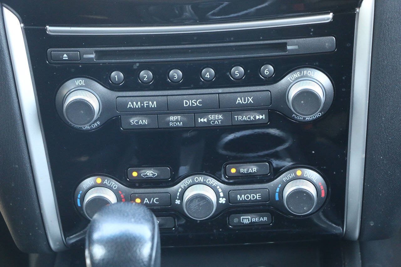 Used 2016 Nissan Pathfinder SV w/ Trailer Tow Package AWD/4WD image 26