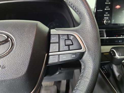 Used 2022 Toyota Sienna XLE w/ XLE Plus Package image 24