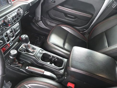 Used 2018 Jeep Wrangler Unlimited Rubicon w/ Dual Top Group image 27