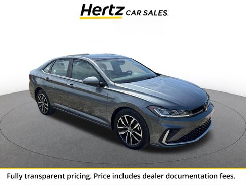 Used 2025 Volkswagen Jetta SE FWD image 1