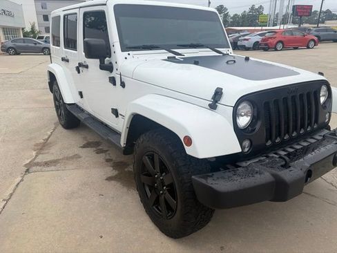 Used 2014 Jeep Wrangler Unlimited Sahara AWD/4WD image 4