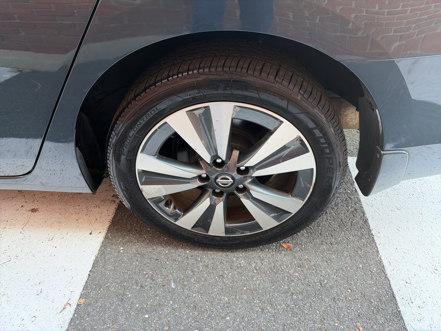Used 2017 Nissan Sentra SL FWD image 13
