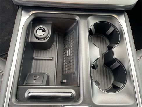 New 2025 Ford Expedition Active image 22