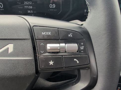 Used 2025 Kia K4 EX image 16
