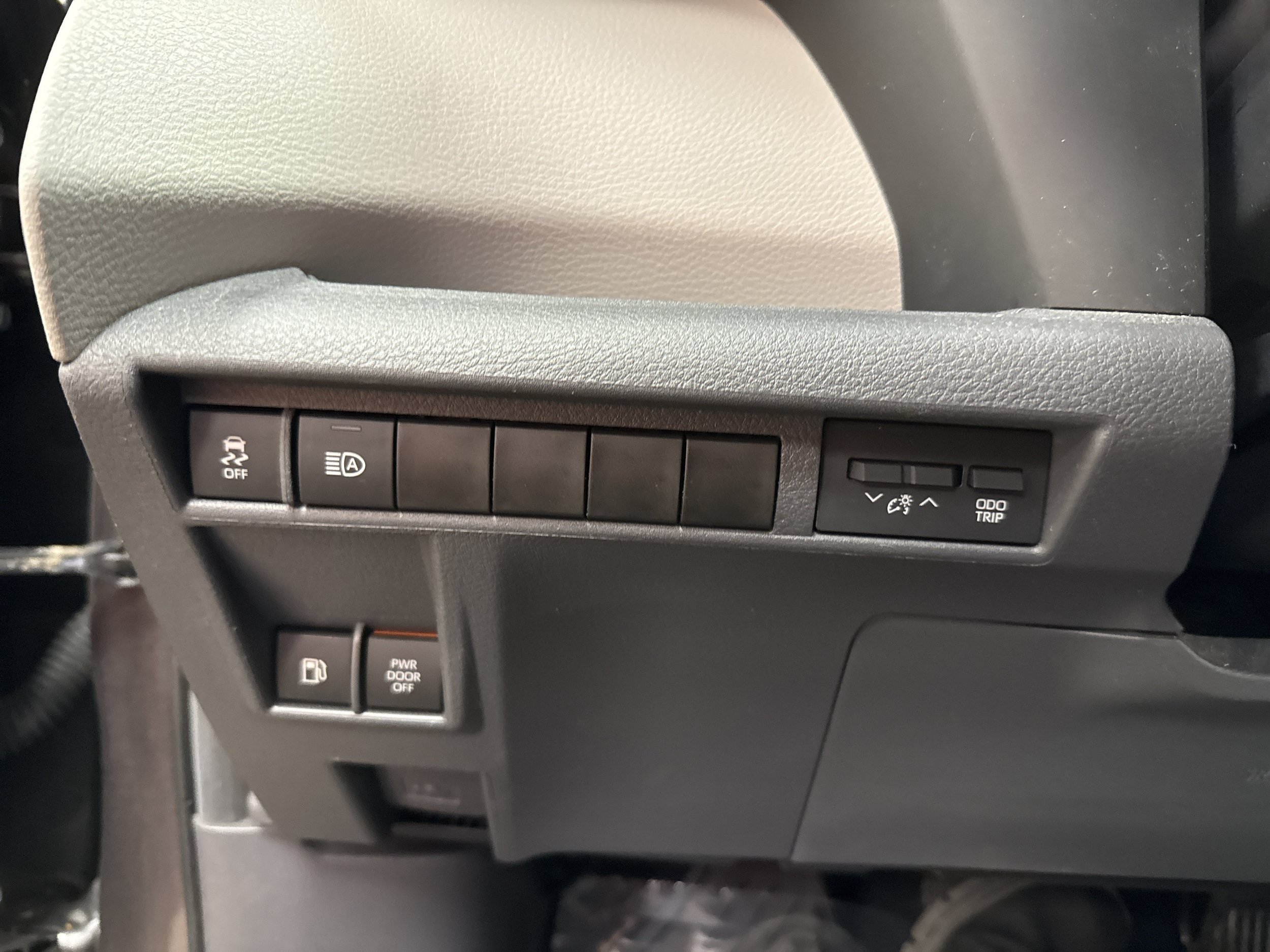 Used 2023 Toyota Sienna LE FWD image 12