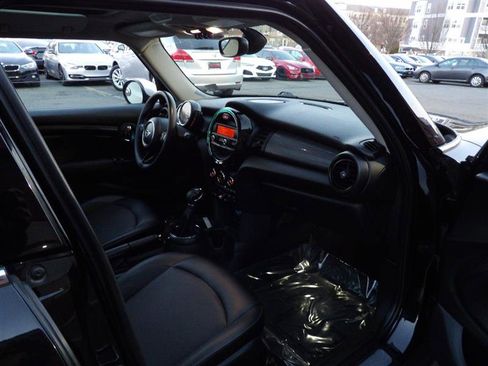 Used 2016 MINI Cooper 4-Door Hardtop image 15