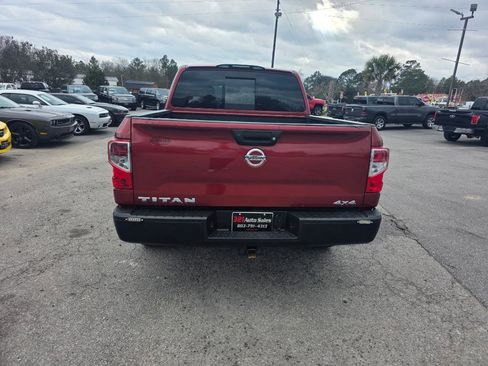 Used 2017 Nissan Titan S image 3