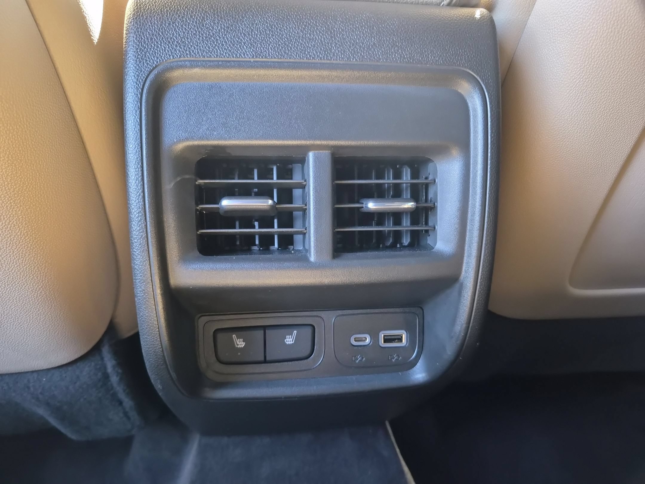 Certified 2024 Cadillac XT4 Luxury w/ Cold Weather Package FWD image 21