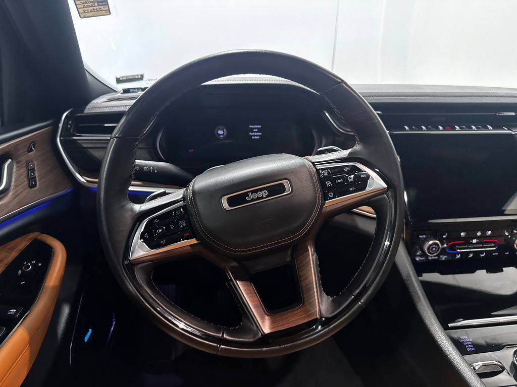 Used 2022 Jeep Grand Cherokee Summit w/ Luxury Tech Group V AWD/4WD image 5