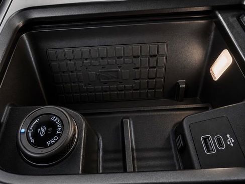 Used 2025 Ford Expedition Tremor AWD/4WD image 54