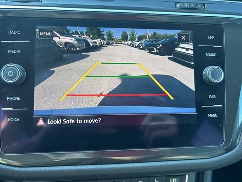 Used 2018 Volkswagen Tiguan SE image 20
