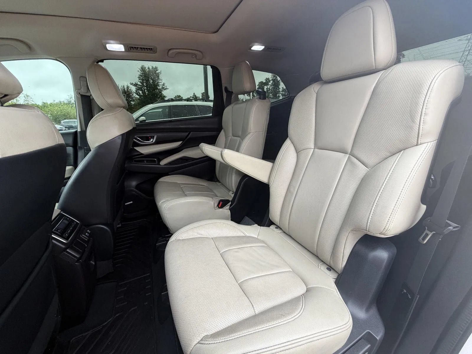Used 2019 Subaru Ascent Limited w/ Popular Package #3 AWD/4WD image 17