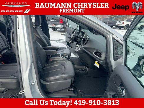 New 2026 Chrysler Voyager LX FWD image 12