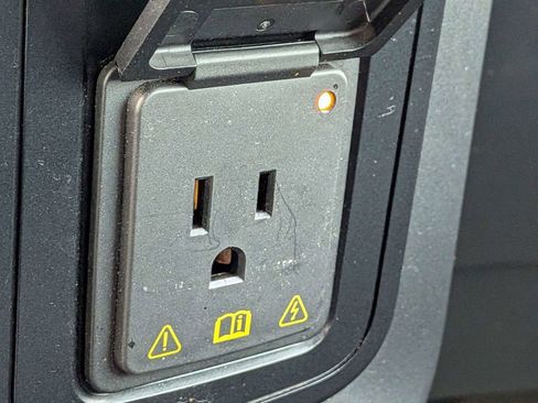 Used 2023 Ford F150 Lariat w/ Equipment Group 502A High image 26