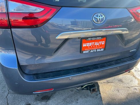 Used 2015 Toyota Sienna Limited image 32