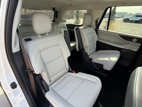 New 2026 Lincoln Navigator Reserve AWD/4WD image 15