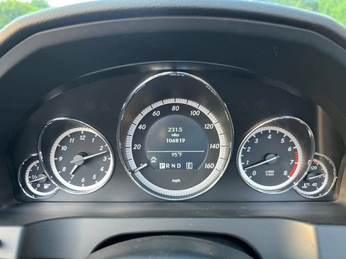 Used 2011 Mercedes-Benz E 550 Cabriolet image 22