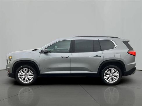 Used 2025 GMC Acadia Elevation w/ Elevation Premium Package image 2