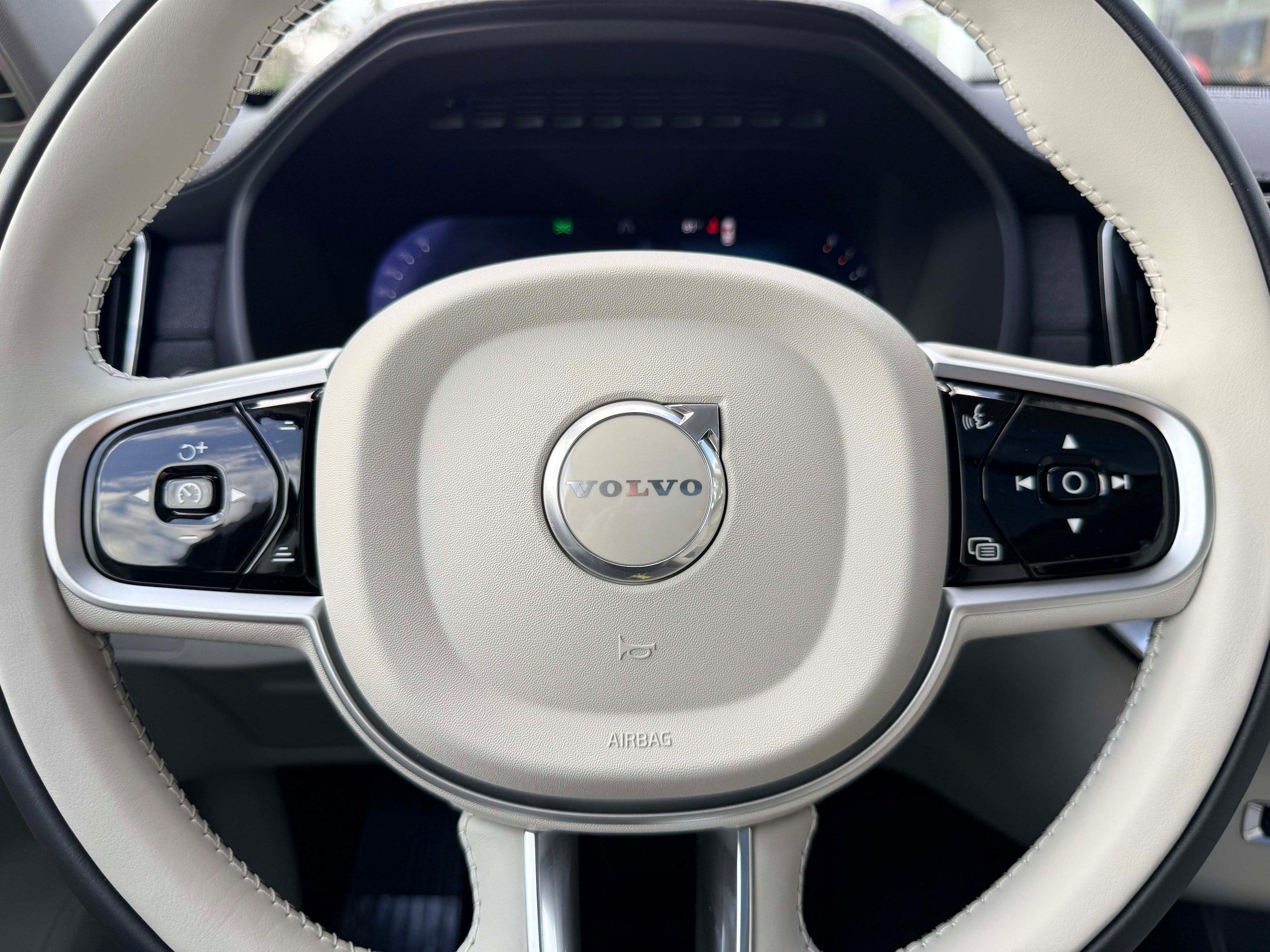 New 2026 Volvo XC90 B6 Ultra w/ Protection Package AWD/4WD image 21