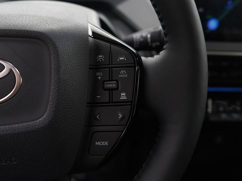 Used 2025 Toyota Prius AWD image 20