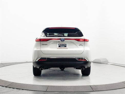 Certified 2021 Toyota Venza XLE w/ Softex Package AWD/4WD image 9