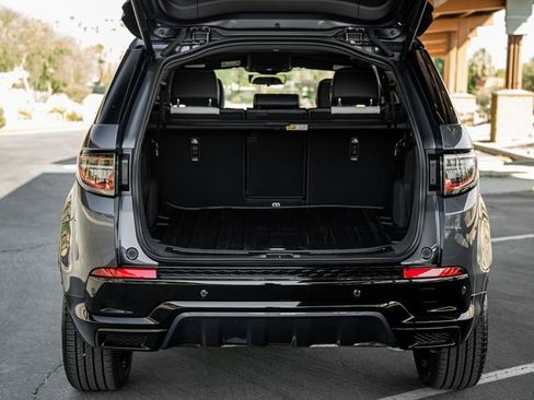 Used 2024 Land Rover Discovery Sport Dynamic SE image 22