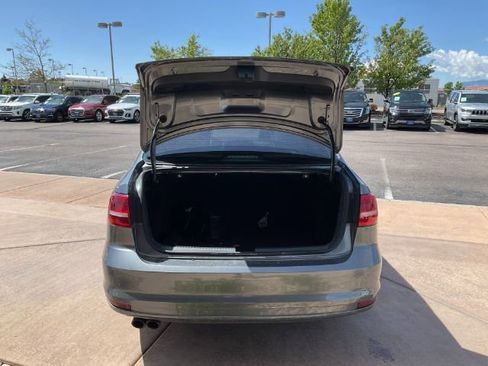 Used 2015 Volkswagen Jetta Sport FWD image 7