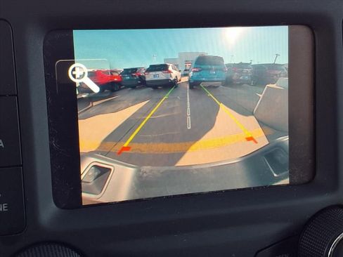 Used 2021 Jeep Gladiator Sport image 15