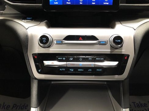 Used 2023 Ford Explorer XLT w/ Equipment Group 202A image 33