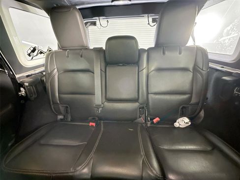 Used 2021 Jeep Wrangler Unlimited Rubicon w/ Trailer Tow Package image 12