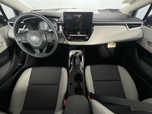 Used 2024 Toyota Corolla LE image 28