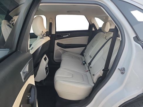 Used 2016 Ford Edge Titanium w/ Technology Package image 19