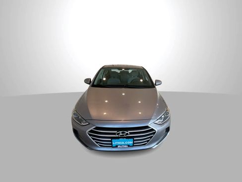 Used 2017 Hyundai Elantra SE image 3