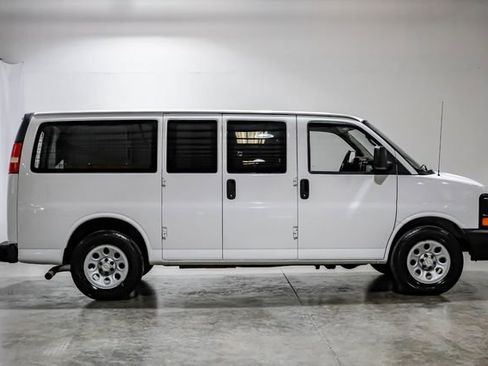 Used 2009 Chevrolet Express 1500 image 13