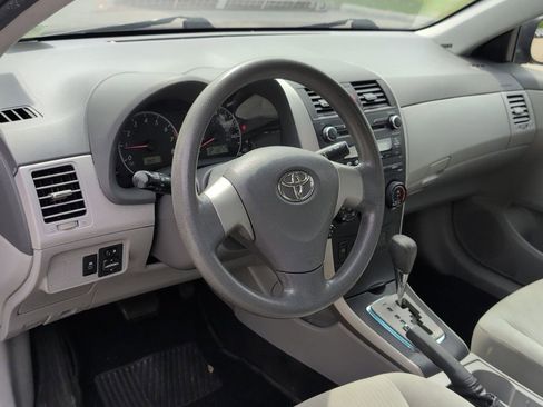 Used 2010 Toyota Corolla LE FWD image 10