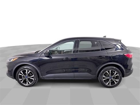 Used 2022 Ford Escape SE w/ SE Sport Appearance Package image 5